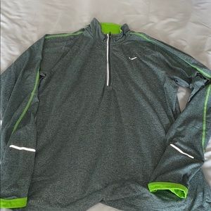 NIKE Quarter Zip